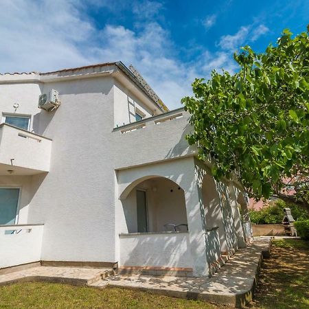Apartments Benkovic Baska  Luaran gambar