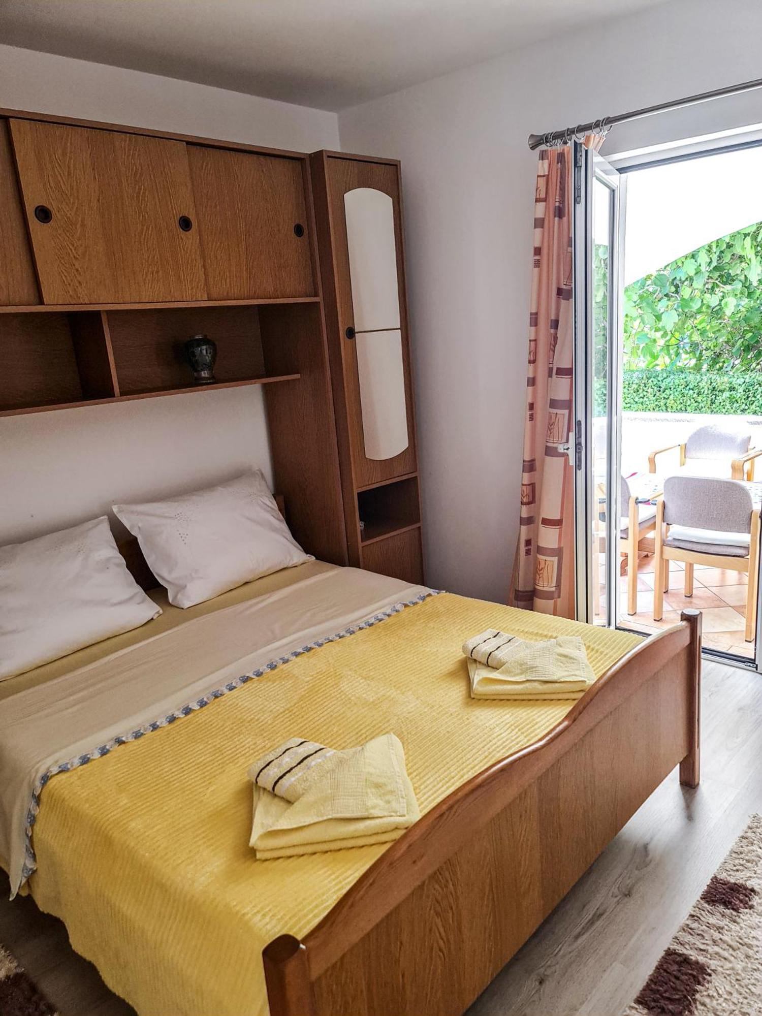 Apartments Benkovic Baska  Luaran gambar