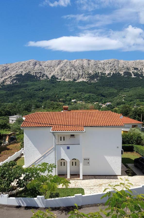 Apartments Benkovic Baska  Luaran gambar